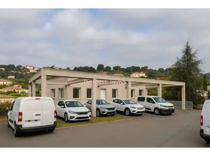 Bureau 10 pièces de 408 m² - Marseille (13015)