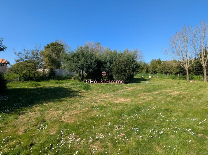 Terrain de 641m²