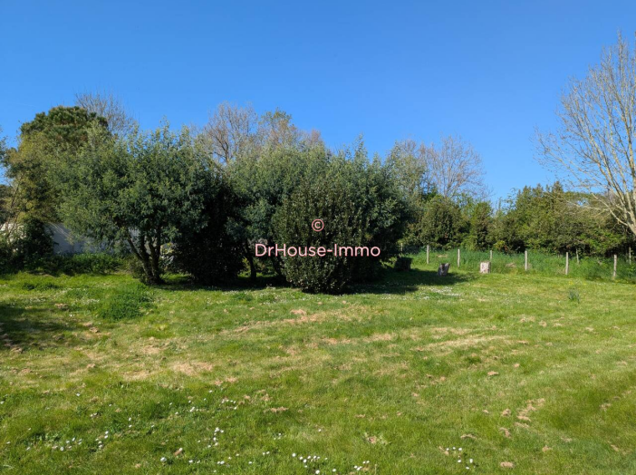 Terrain de 641m²