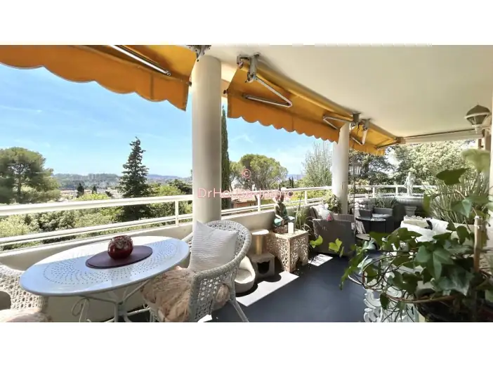 Appartement 3 pièces de 94 m² - Toulon (83100)