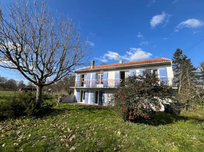 Maison 7 pièces de 158 m² - Saint-Sulpice-et-Cameyrac (33450)