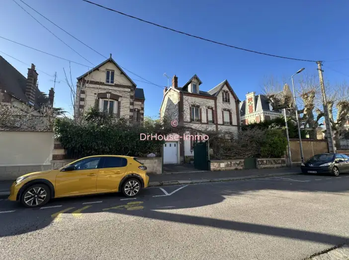 Maison 12 pièces de 308 m² - Mantes-la-Jolie (78200)