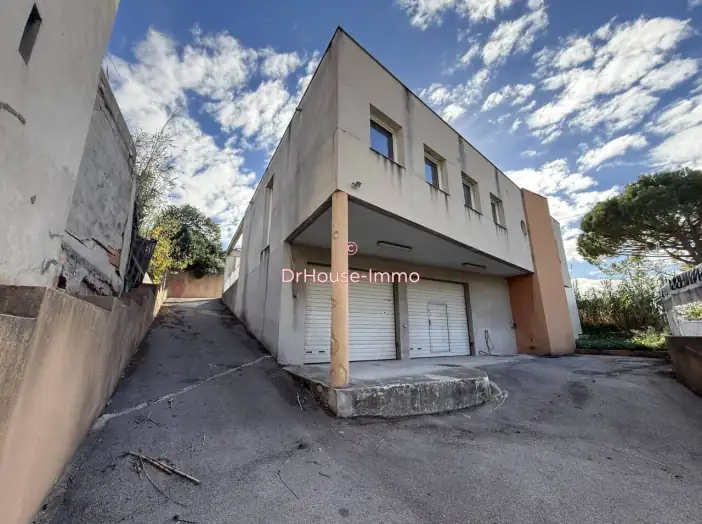 Bureau 10 pièces de 408 m² - Marseille (13015)