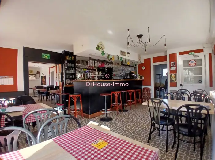 Commerce 8 pièces de 256 m² - Béthune (62400)