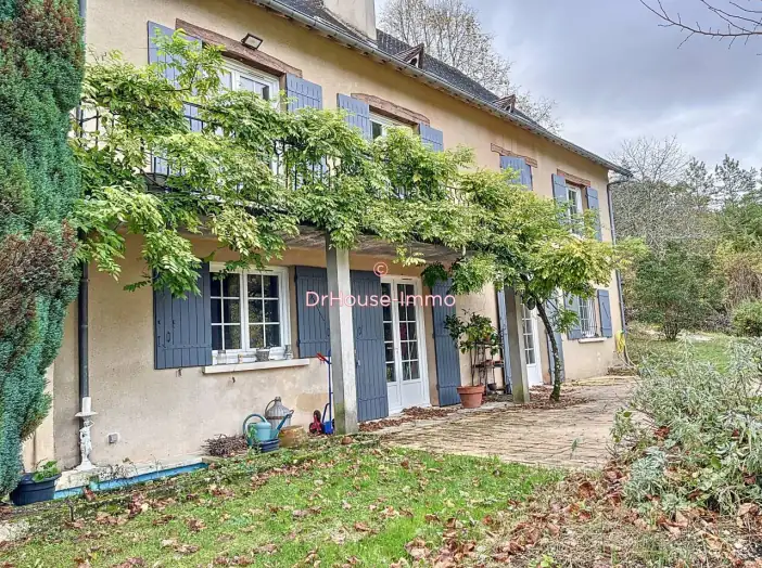 Maison 9 pièces de 214 m² - Trélissac (24750)