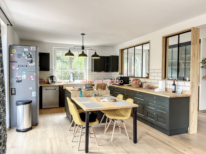 Maison de 214m² - 9 pièces