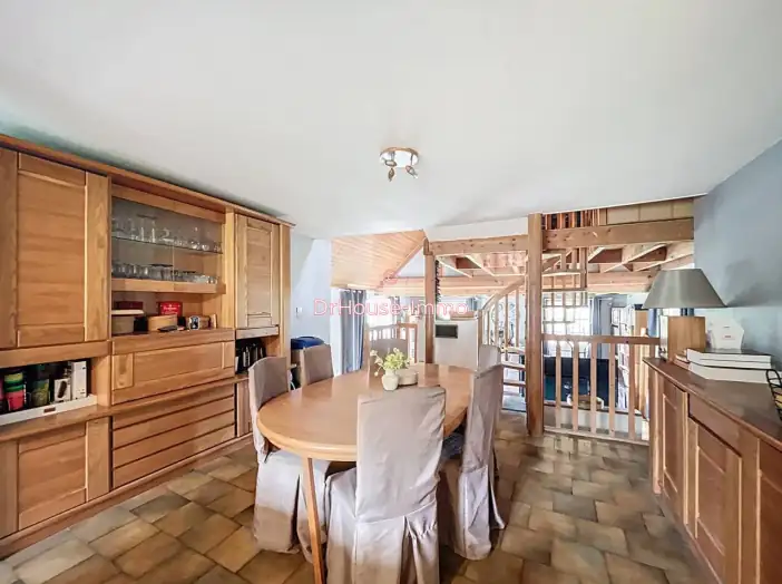 Maison 8 pièces de 252 m² - Marcilly-sur-Maulne (37330)