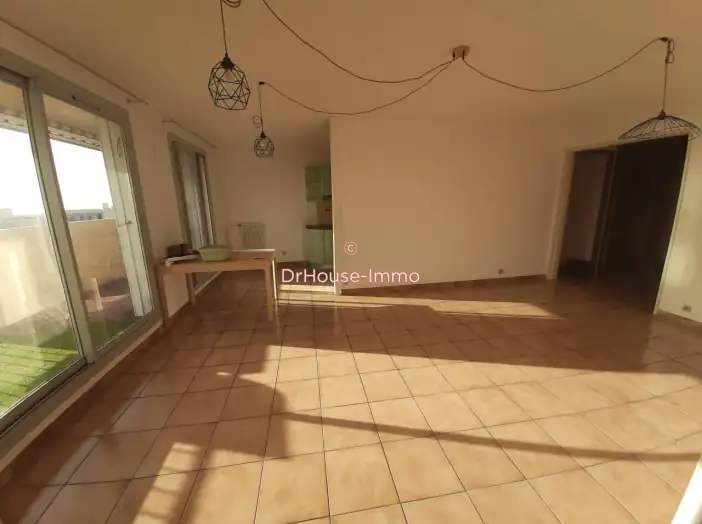 Appartement 4 pièces de 84 m² - Vitrolles (13127)