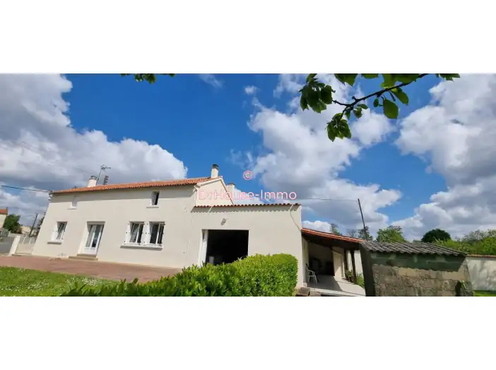 Maison 5 pièces de 127 m² - Pouillé (85570)