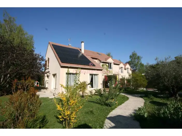 Maison 10 pièces de 330 m² - Alluets-le-Roi (78580)