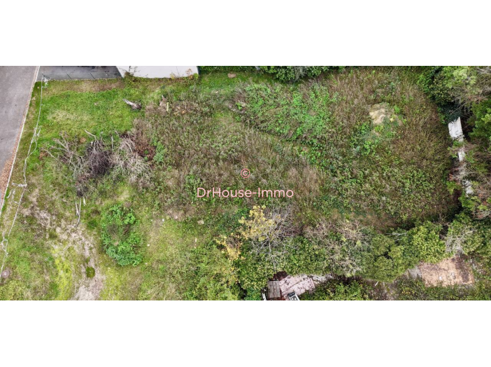 Terrain de 599m²