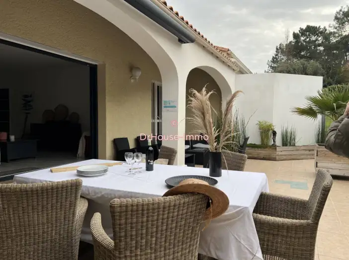 Maison 9 pièces de 198 m² - Jard-sur-Mer (85520)