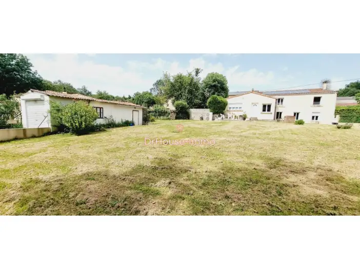 Maison 10 pièces de 234 m² - Mouilleron-en-Pareds (85390)