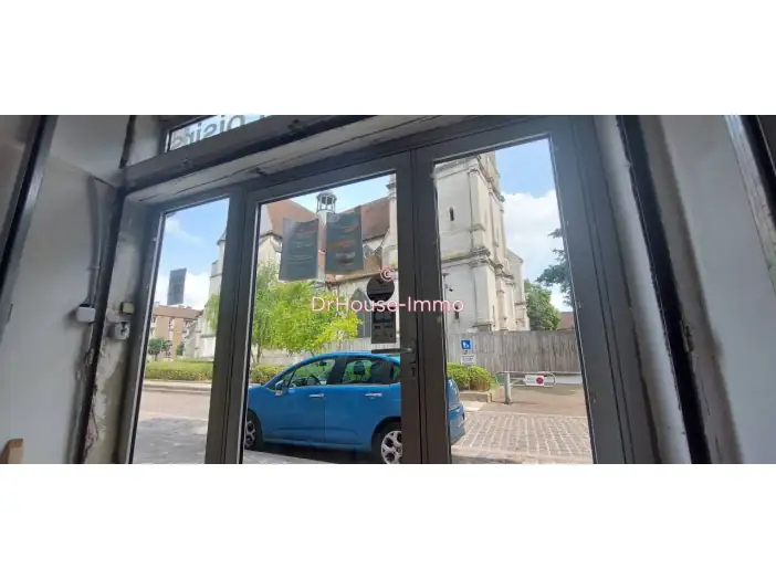 Bureau 3 pièces de 100 m² - Troyes (10000)