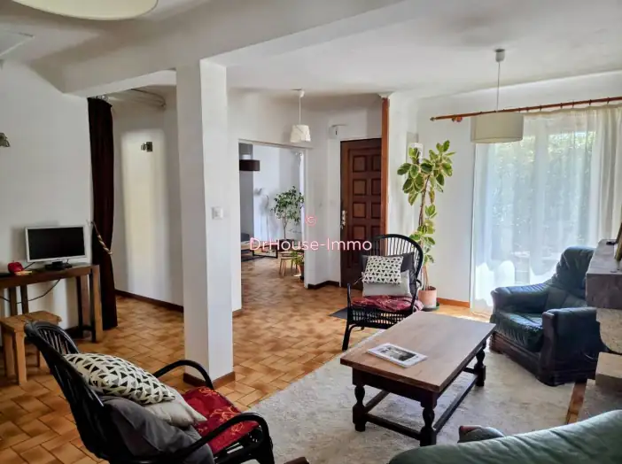 Maison 6 pièces de 120 m² - Salon-de-Provence (13300)