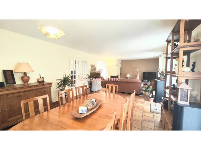 Maison de 241m² - 9 pièces