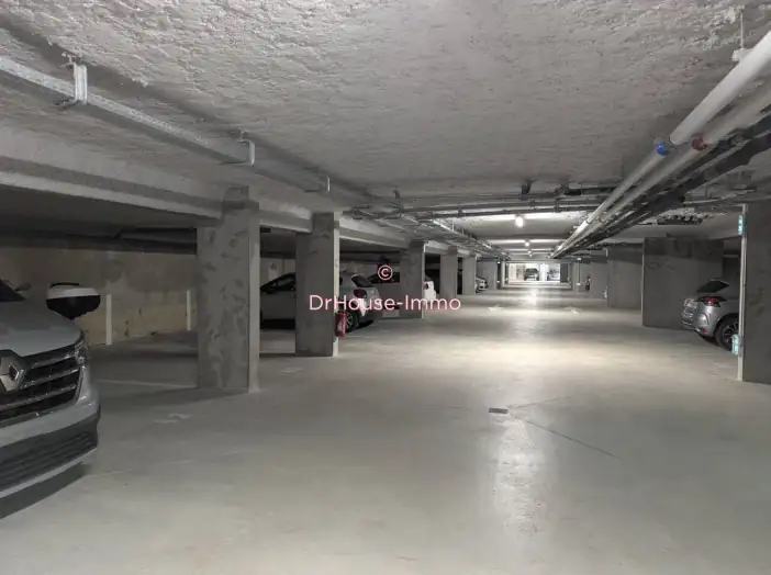 Parking / Box de 12 m² - Sables-d'Olonne (85180)