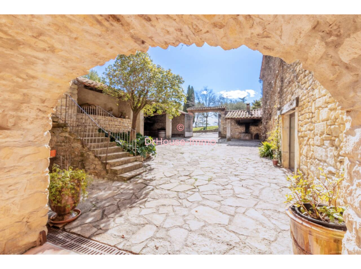 Maison 17 pièces de 430 m² - Servas (30340)