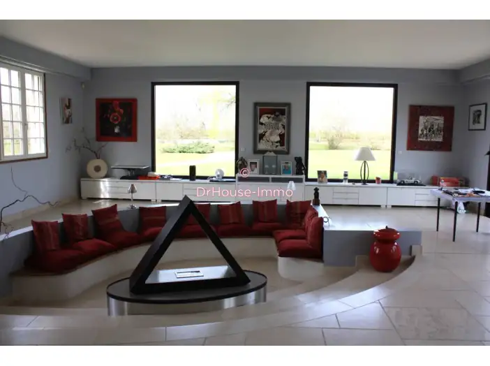 Maison 15 pièces de 570 m² - Coullons (45720)