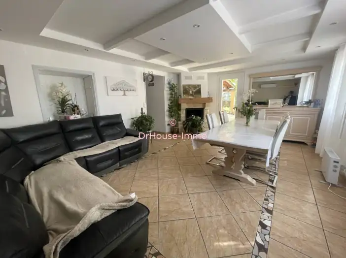 Maison 4 pièces de 126 m² - Alès (30100)