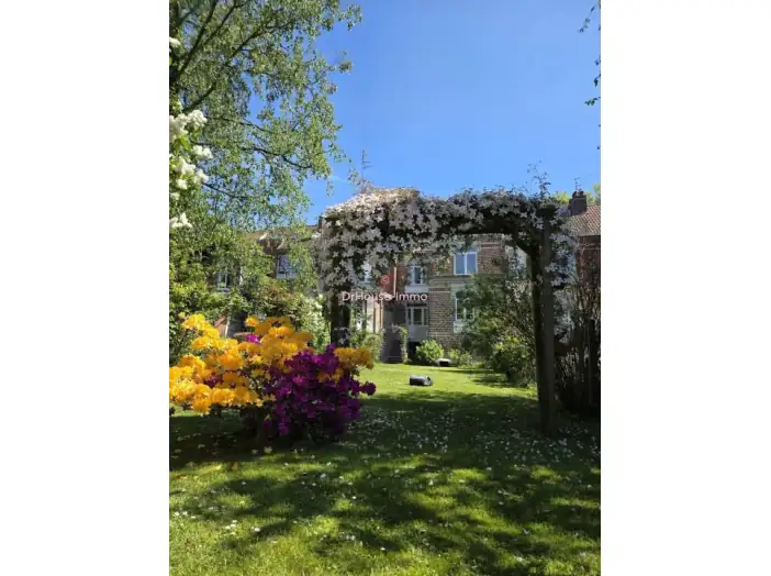 Maison 6 pièces de 150 m² - Roubaix (59100)