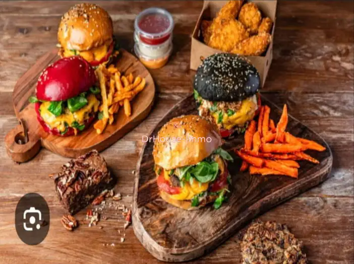 Commerce 2 pièces de 100 m² - Lissieu (69380)