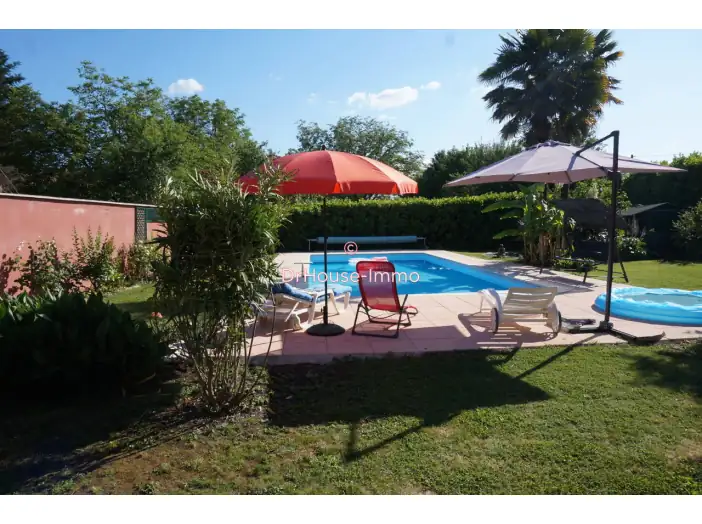 Maison 7 pièces de 140 m² - Razac-sur-l'Isle (24430)