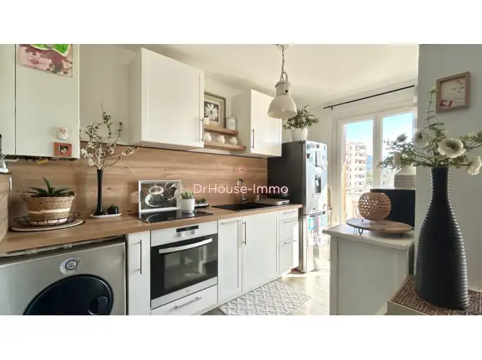 Appartement 2 pièces de 44 m² - Toulon (83000)