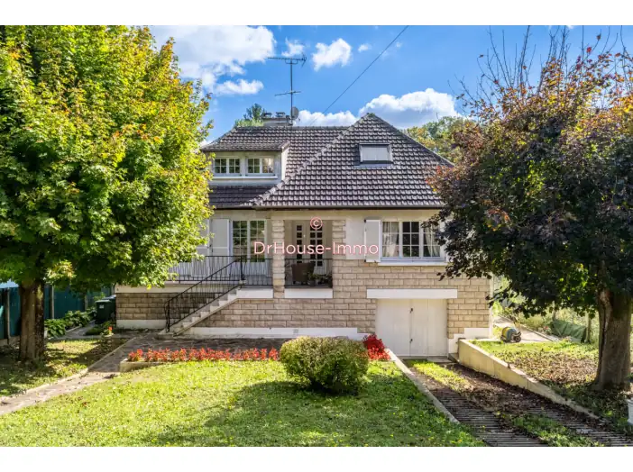 Maison 5 pièces de 150 m² - Auffreville-Brasseuil (78930)