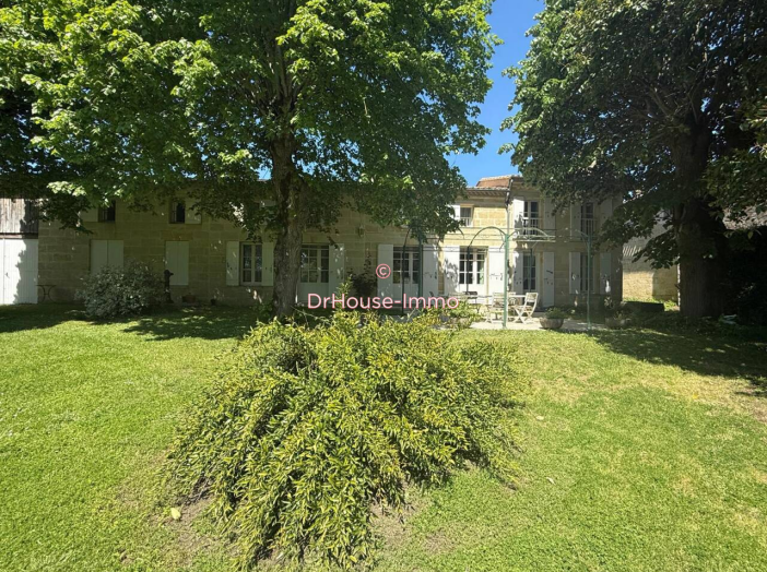 Maison de 220m² - 5 pièces