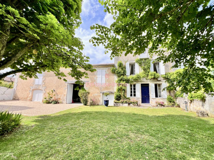 Maison de 267m² - 8 pièces