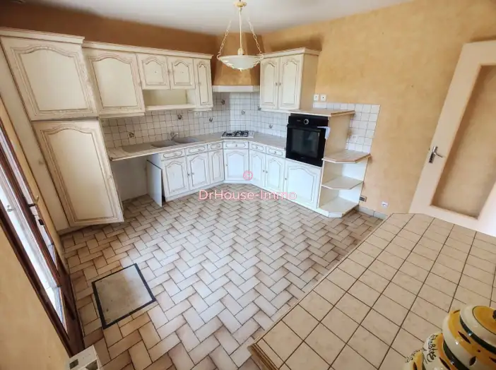 Maison 5 pièces de 97 m² - Oyré (86220)