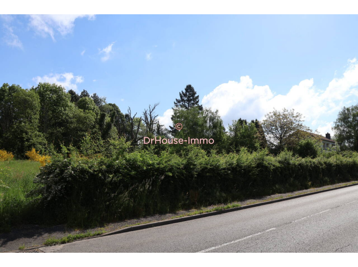 Terrain de 1077m²