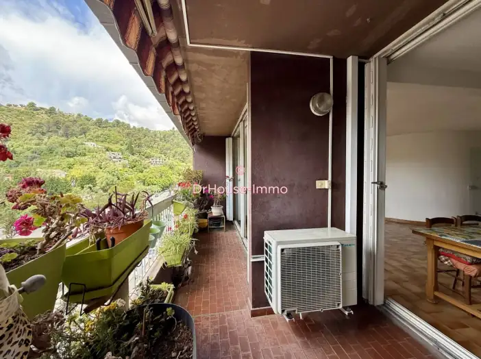 Appartement 3 pièces de 69 m² - Nice (06000)