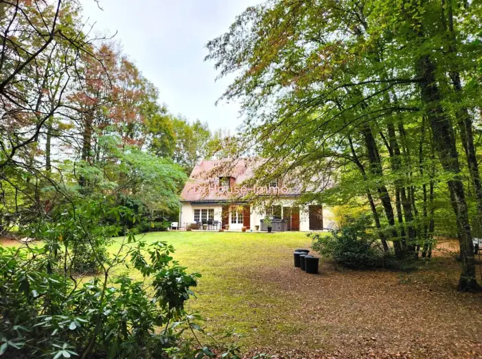 Maison 6 pièces de 185 m² - Chambray-lès-Tours (37170)