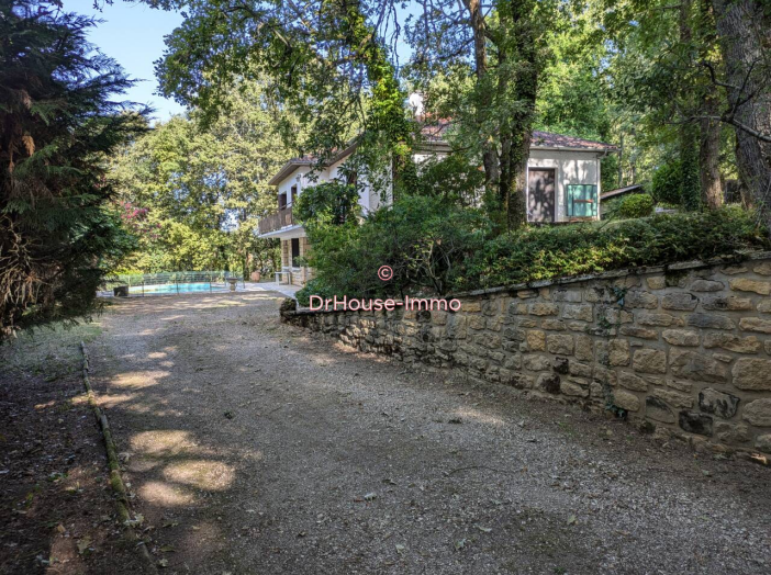 Maison de 182m² - 10 pièces