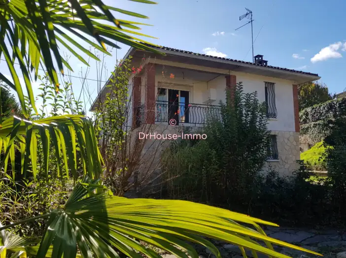 Maison 7 pièces de 128 m² - La Réole (33190)