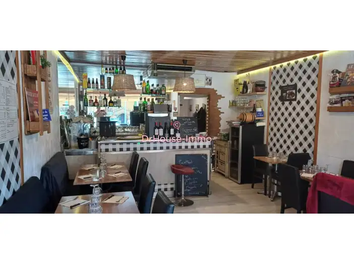 Commerce de 70 m² - Mandelieu-la-Napoule (06210)