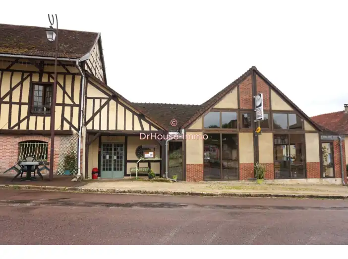 Commerce 12 pièces de 550 m² - Montiéramey (10270)