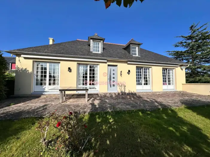 Maison 6 pièces de 118 m² - Cancale (35260)