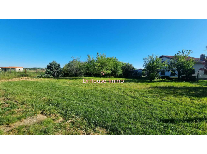 Terrain de 941m²