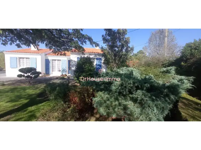 Maison 18 pièces de 302 m² - Commequiers (85220)