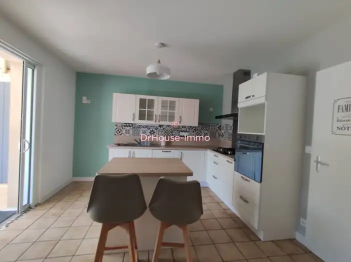 Maison 6 pièces de 234 m² - Doussay (86140)