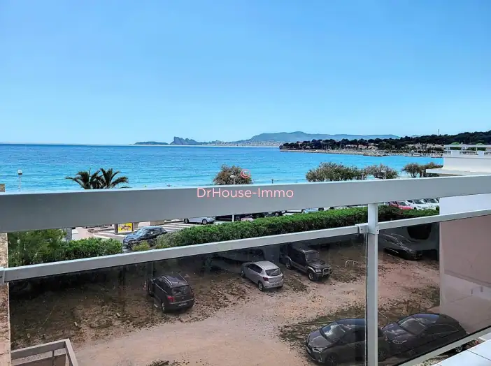 Appartement 2 pièces de 38 m² - Saint-Cyr-sur-Mer (83270)