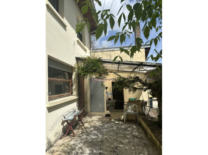Maison de 200m² - 10 pièces