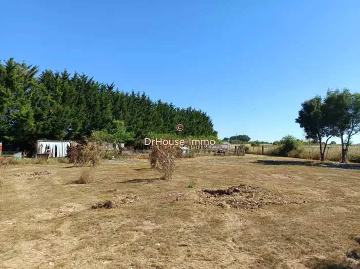 Terrain de 2 960 m² - Saint-Hilaire-la-Palud (79210)