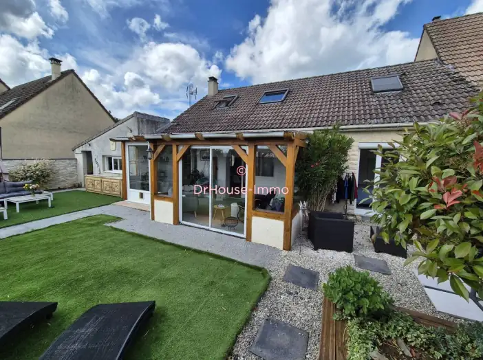 Maison 7 pièces de 158 m² - Issou (78440)