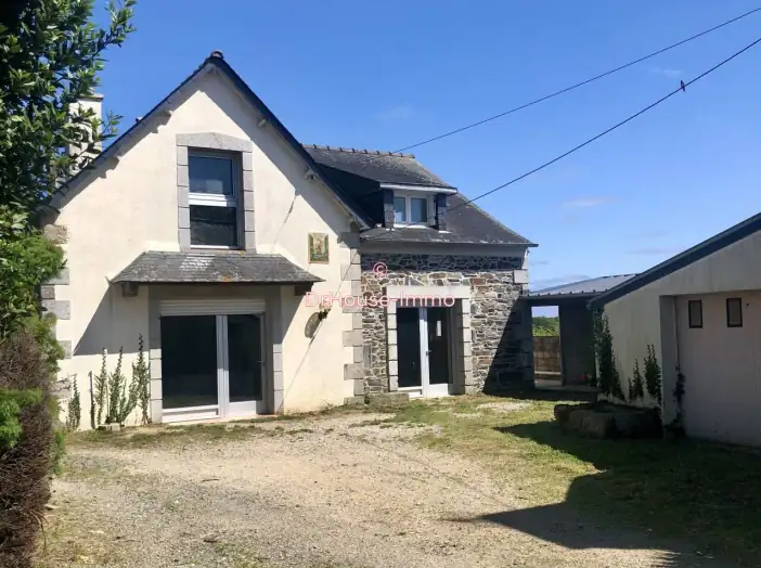 Maison 7 pièces de 138 m² - Scrignac (29640)