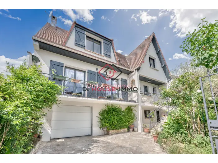 Maison 7 pièces de 190 m² - Gournay-sur-Marne (93460)