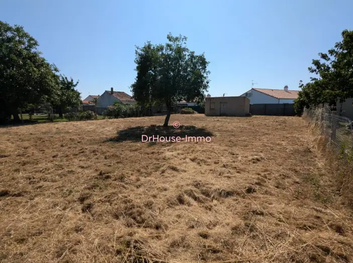 Terrain de 591 m² - Jard-sur-Mer (85520)